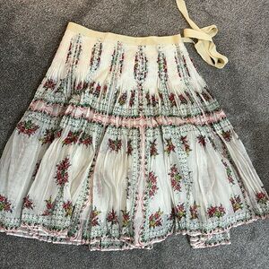 Tory Burch size 4 wrap skirt